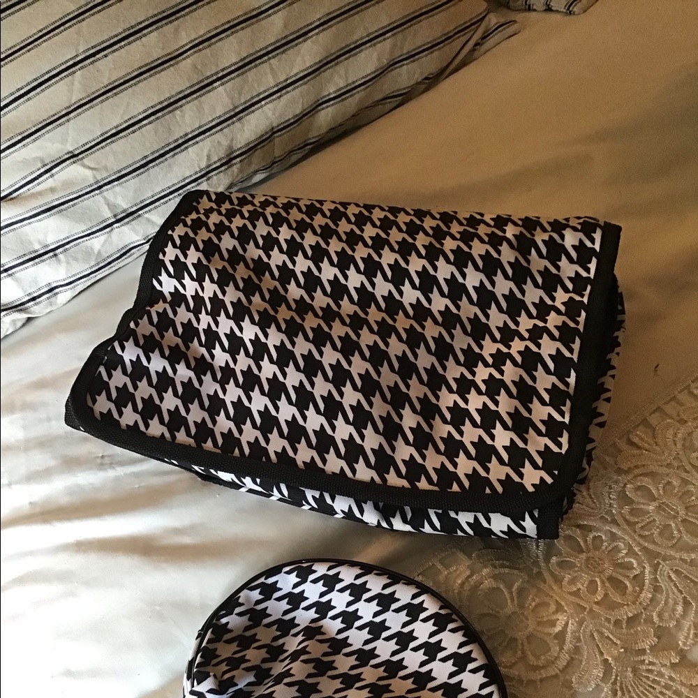 Houndstooth Bathroom Bag and Cosmetics bag